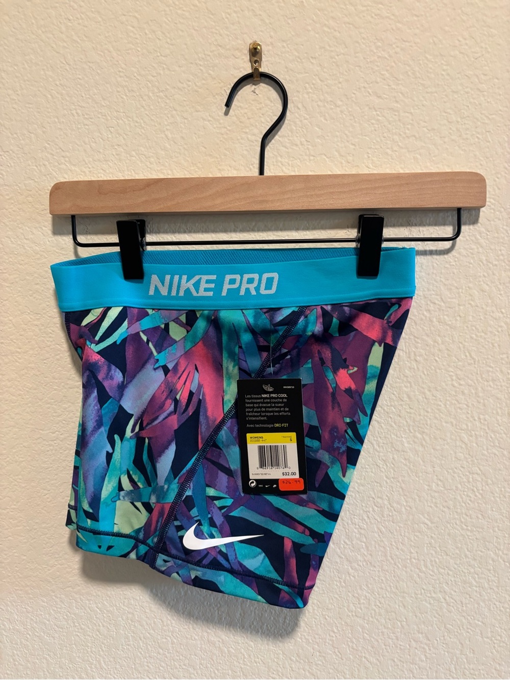NWT Women’s Nike Pro Cool Multicolor Abstract Training Shorts
